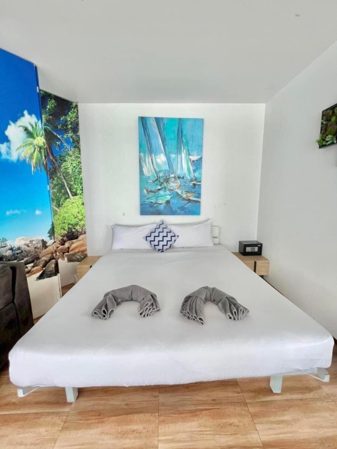 Patong Sunset Villa Phuket Exterior photo