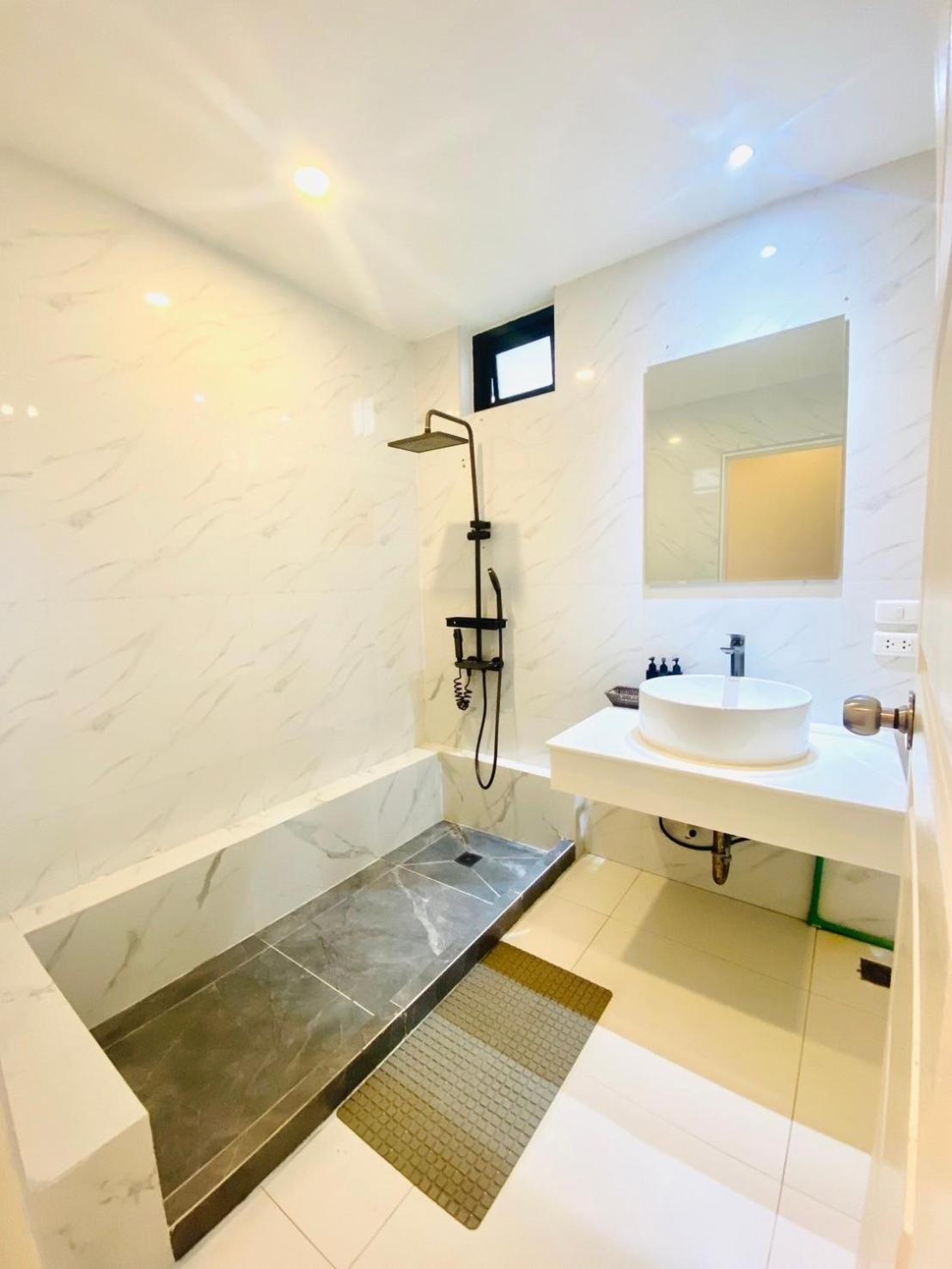 Patong Sunset Villa Phuket Exterior photo
