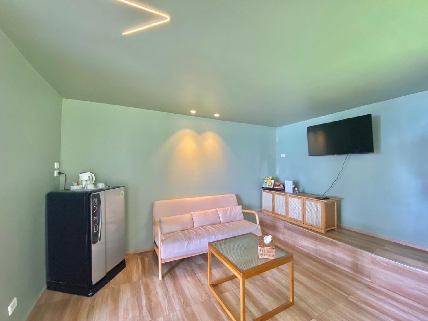Patong Sunset Villa Phuket Exterior photo